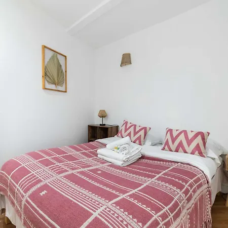 2 Pieces Equipe Proche Montmartre - 18 - 4p Apartment